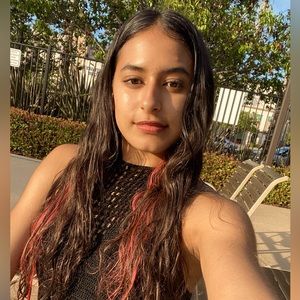 Meet your Posher, Amira